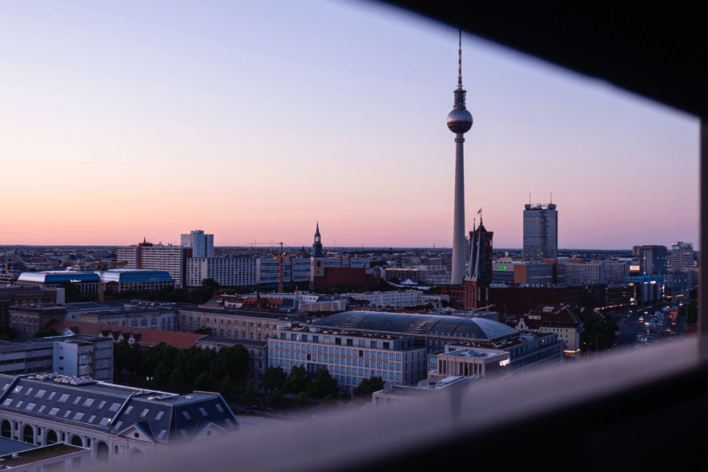 City view - Run Lola Run Analysis