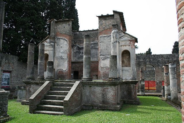 Pompeii and Herculaneum Practice Questions